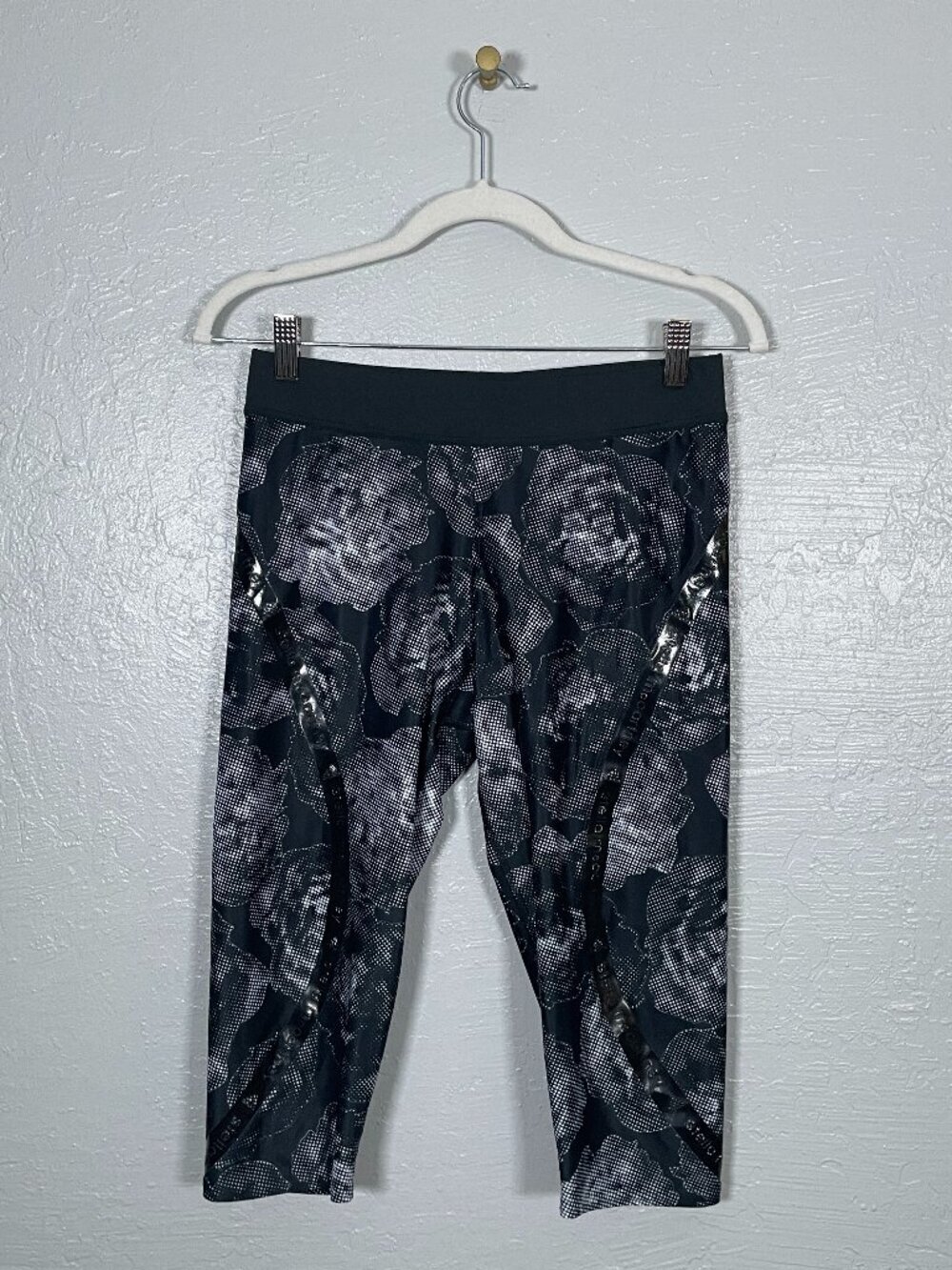 Adidas Stella McCartney Women M Black White Rose Imprint Crop Leggings Athletic